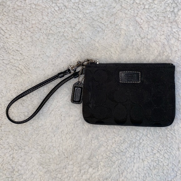 Coach Sig C Black Wristlet - Picture 3 of 13
